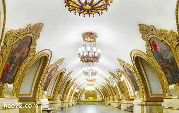 世界上最华丽的地铁站 运行至今80多年如同皇宫 