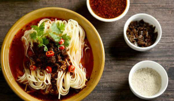 重庆十大小吃排行榜，红油抄手上榜，第一是重庆四大特色之一